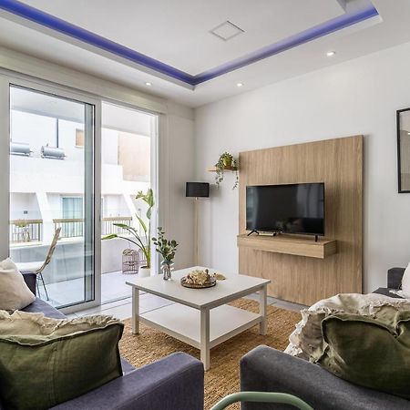 Beach Daze 1-Br Apt By Finikoudes Beach Larnaca Exteriör bild