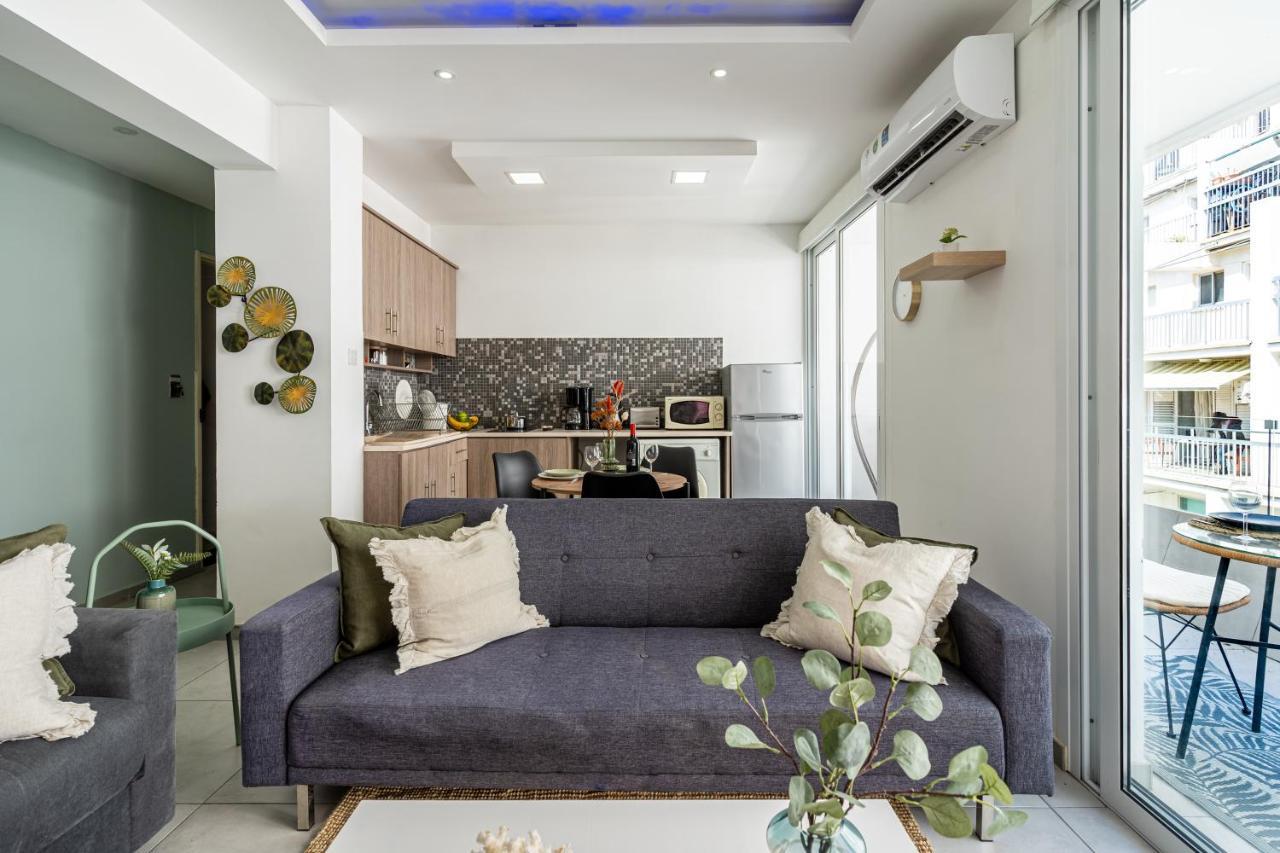Beach Daze 1-Br Apt By Finikoudes Beach Larnaca Exteriör bild